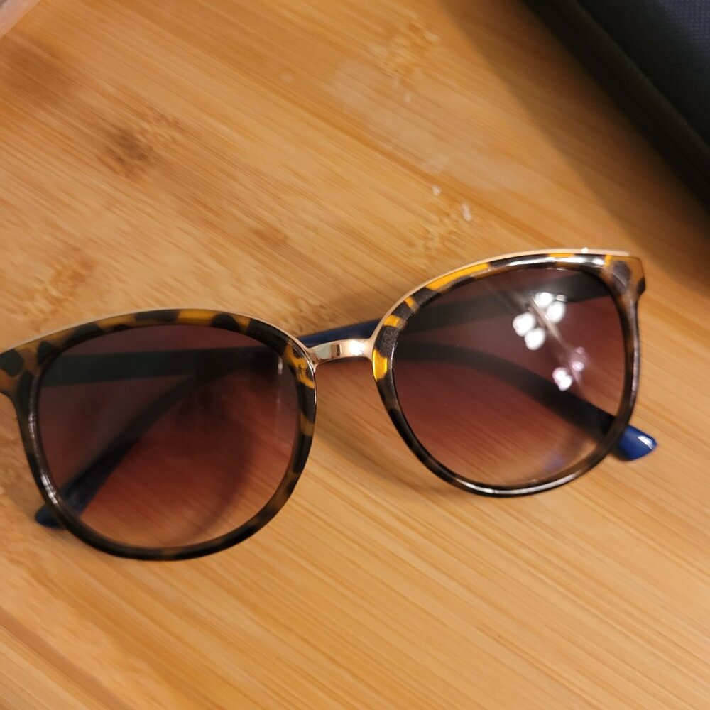 Sunglasses Oscar De La Renta Blue & Brown Tortiose Shell MOD 1270 200 Womens